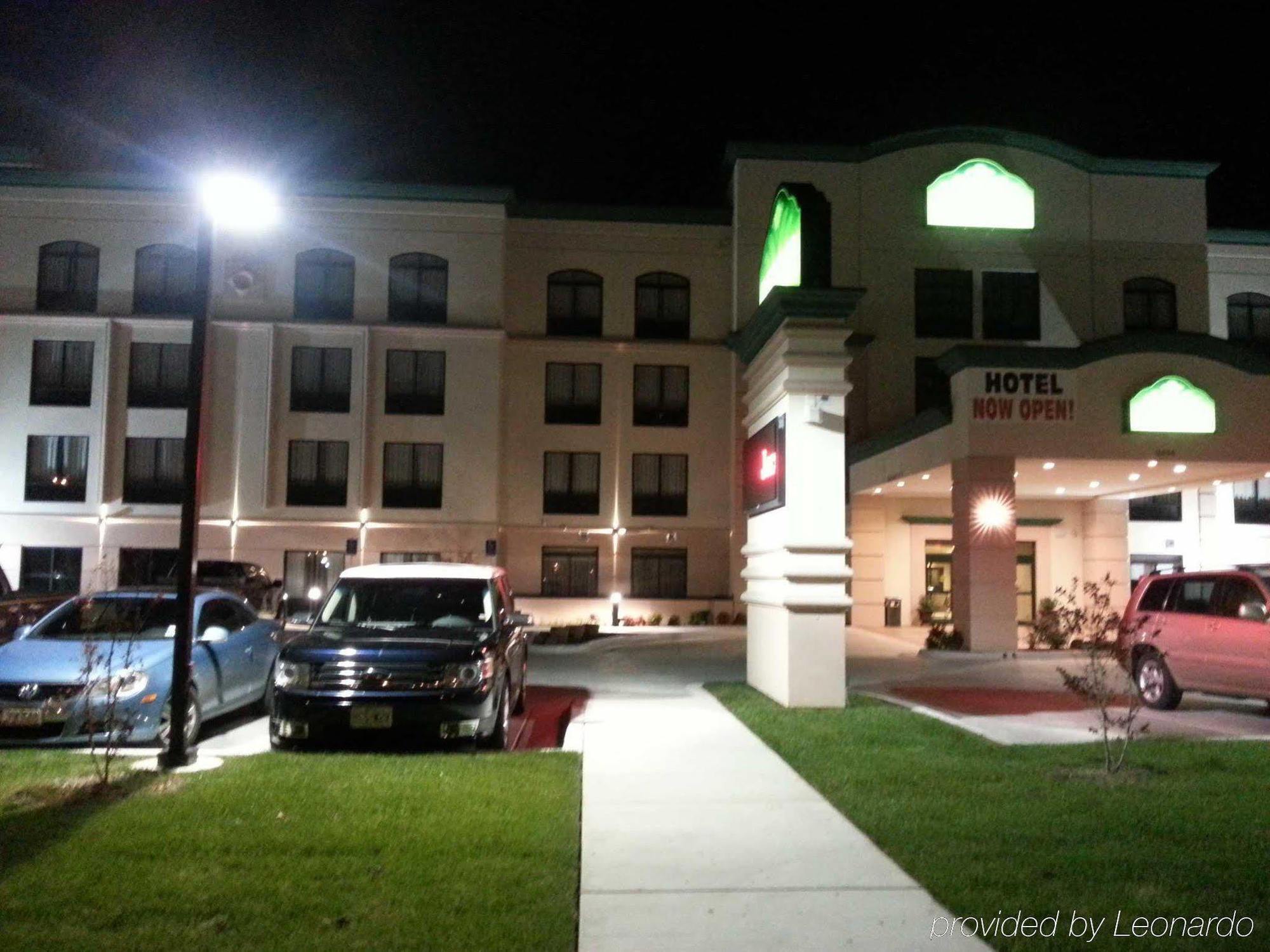 La Quinta Inn & Suites By Wyndham Tulsa Midtown Exterior foto